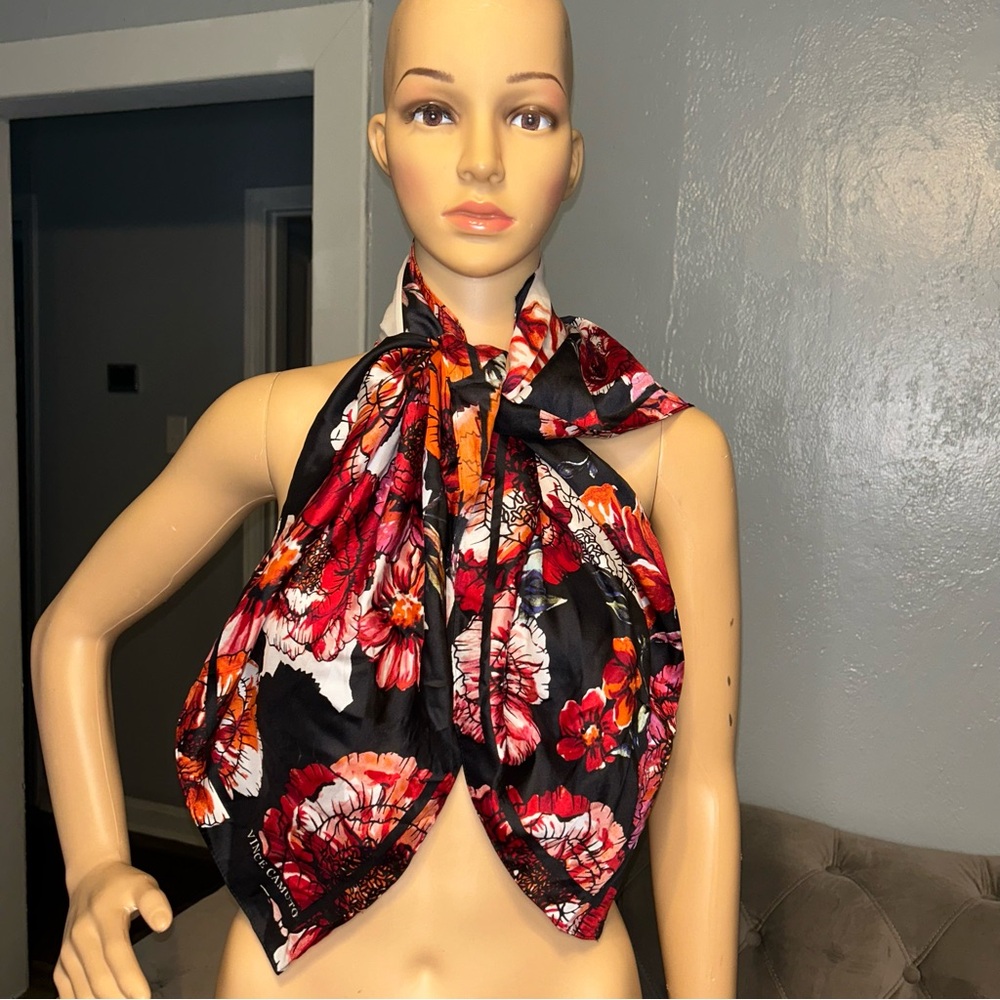 Vince Camuto NWOT! Oversized Bloom Square Silk Scarf